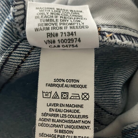 L.L.Bean Women's Ultra High-Rise Relaxed Tapered-Leg Double L Jeans - Picture 4 of 4